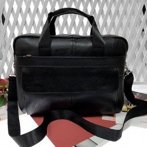 Мужская сумка Blacker формата А4 из натуральной кожи чёрного цвета.