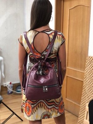 Функциональная сумка-рюкзак Malekula из качественной матовой эко-кожи цвета кармин.
