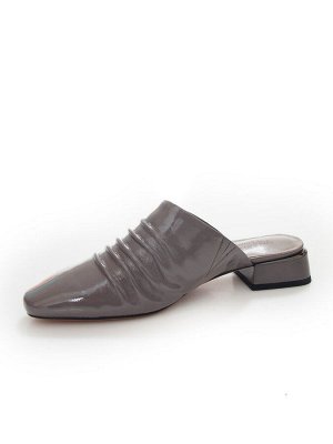Шлепки Страна производитель: Китай
Размер женской обуви x: 35
Полнота обуви: Тип «F» или «Fx»
Вид обуви: Мюли
Материал верха: Лаковая кожа натуральная
Материал подкладки: Текстиль
Материал подошвы: Ре
