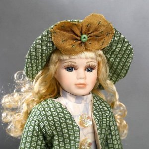 Кукла коллекционная керамика "Блондинка с кудрями, зелёный наряд" 40 см