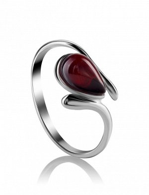 Серебряное кольцо «Гермия», украшенное янтарём насыщенного вишнёвого цвета