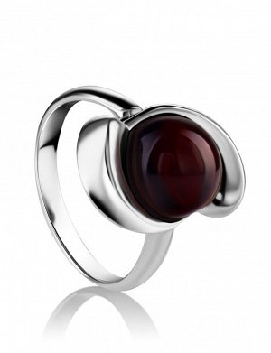 Эффектное кольцо из серебра и янтаря тёмно-вишнёвого цвета «Арго»