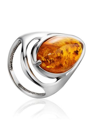 Крупное кольцо из серебра со вставкой из натурального балтийского янтаря коньячного цвета «Аллегро»