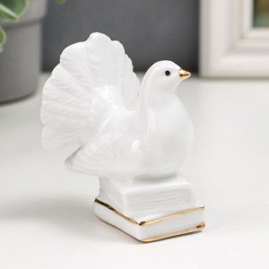 Сувенир керамика "Белый голубь на книгах/подарке" с золотом, стразы 7,5 см МИКС