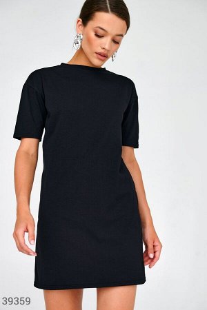 Черное платье-футболка