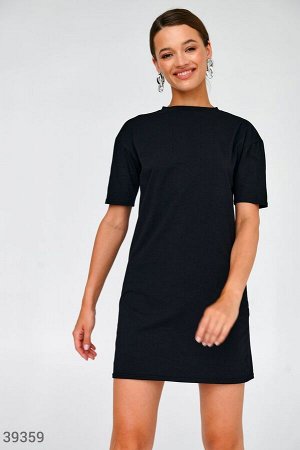 Черное платье-футболка