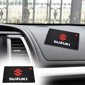 Нескользящий силиконовый коврик на панель авто Suzuki