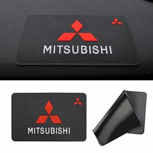 Нескользящий силиконовый коврик на панель авто Mitsubishi