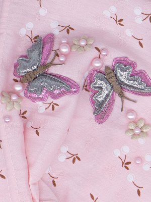 Косынка для девочки на резинке, вишенки, сбоку две розовые бабочки, светло-розовый