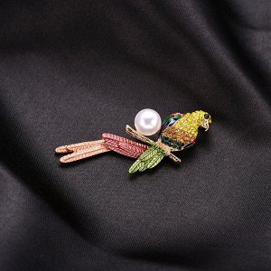 Брошь Материалы:  стразы, эмаль, бусина, родированная фурнитура
Размеры: см. доп. фото.