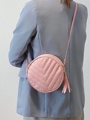 Миниатюрная круглая сумка с шевроном декором и бахромой
