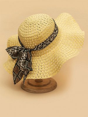 Соломенная шляпа с лентой