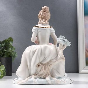 Сувенир керамика "Дама в бальном платье с тарелкой с розами" 22х17х13 см