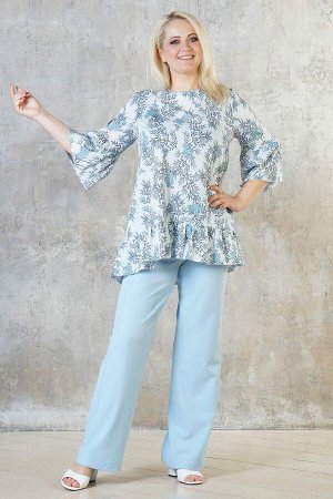 Блуза Летняя блуза свободного силуэта. Выполнена из хлопкового полотна штапель. Расцветка голубые цветы на молочном. Круглый вырез горловины. Длина рукавов от плечевой точки в 48 р 72 см, в 50-52 р 74