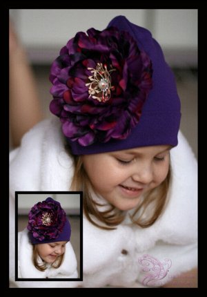 Фиолетовая шапка с пионом Акварель…