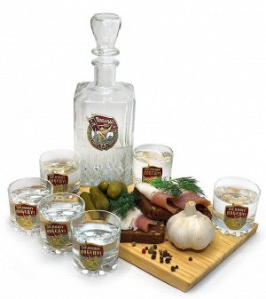 Подарочный набор для крепких напитков «Победа» – графин и 6 стопок для праздничного застолья