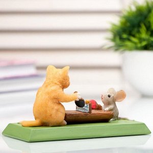 Сувенир полистоун миниатюра "Кот и мышка настольный теннис" 7х6х13,5 см