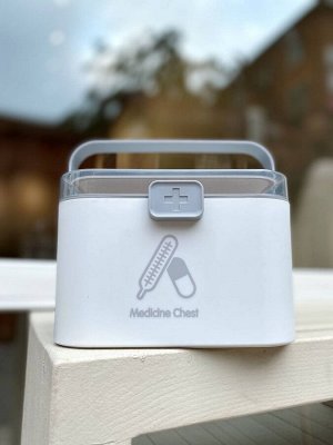 Аптечка АПТЕЧКА для лекарств станет незаменимой помощницей в вашем доме. 

-Предназначена для хранения лекарств либо других предметов на ваше усмотрение. Удобная ручка для переноски позволит вам перен