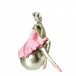 Сувенир полистоун "Балерина в розовой пачке на шаре" 16 см