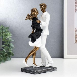 Фигурка полистоун «Влюблённые в белой одежде, с палантином», 25x10x13 см