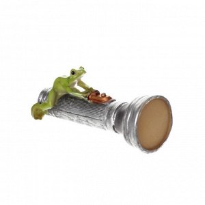 Сувенир полистоун миниатюра "Лягушка на фонарике" 4х3х8 см