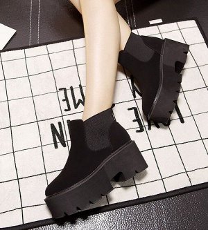 Женские демисезонные ботинки на резинке, цвет черный