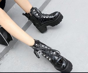 Женские демисезонные ботинки на замке и шнурках, декоративные цепи, цвет черный