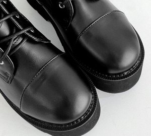 Женские демисезонные сапоги на шнурках и замке, цвет черный