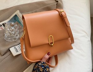 Женская сумка мессенджер, цвет оранжевый