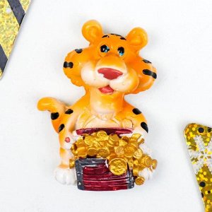 Магнит полистоун "Тигр с сундуком золотых монет" МИКС 6,5х4 см