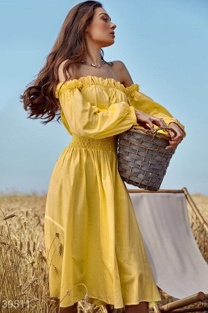 Нежное хлопковое платье желтого цвета