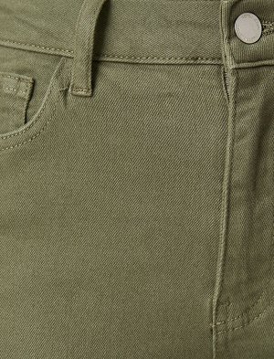 брюки Материал: %97 Хлопок, %3 эластан Параметры модели: рост: 177 cm, грудь: 80, талия: 60, бедра: 90 Надет размер: 36