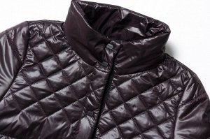 Пальто Пальто с вязаным с капюшоном – это актуальная вещь весеннего сезона, о приобретении которой стоит задуматься каждой девушке, обожающей разные стильные штучки.
Пальто на термофине будет как нель