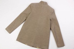 Пальто Стильная модель женственного покроя. Каждая деталь этого короткого пальто основательно продумана, чтобы обеспечить идеальный баланс между стилем и комфортом. Потайная застежка и две декоративны