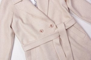 Пальто Трендовым женским изделием весенней коллекции стало пальто, которое напоминает халат. Изделие запашное, прилагается пояс. Любая девушка или женщина должна выделить место для длинного пальто в с