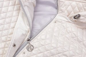 Пальто Стеганое пальто с игривыми бантами идеально подойдет для романтичной натуры. При желании банты можно убрать. Огромное количество диагональных швов, перекрещенных друг с другом, играет не только