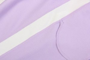 Костюм Женский спортивный костюм – самый удобный, универсальный наряд. Ультрасовременные тенденции в этом году сориентированы не только на красоту, но и на практичность. Толстовка-худи с карманом «кен