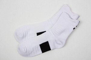 Носки Носки с эффектом Dry Feet улучшают кровоснабжение за счет эффекта микромассажа, предотвращают появление неприятного запаха и не вызывают аллергии. Имеют функциональное трехслойное уплотнение в о