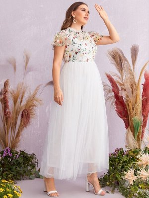 Сетчатое платье размера плюс с цветочной вышивкой