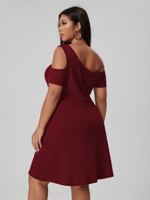 Однотонное платье с вырезом Plus Size