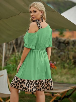 Платье А-силуэта размера плюс с леопардовым принтом и асимметричным воротником