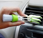 Щетка для чистки труднодоступных мест в автомобиле