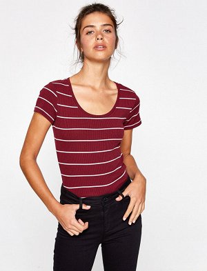 Футболка Material:

64% Polyester, 30% Viscose, 6% Elastane

Model Size Information:

Height: 175 cm, Breast: 81, Waist: 60, Hip: 88
Model Size: S