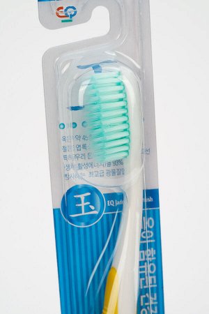 EQ MaxON Зубная щетка со сверхтонкими щетинками двойной высоты (с щетиной средней жесткости) Toothbrush with double height extra fine bristles (medium bristles)
