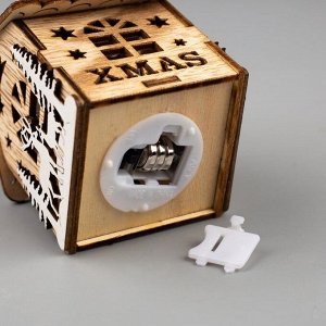 Ёлочная игрушка «Домик с оленями», от батареек, свечение тёплое белое
