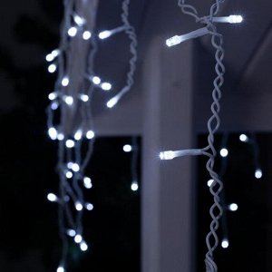 Гирлянда «Бахрома» 4 ? 0.6 м, IP44, белая нить, 180 LED, свечение белое, 8 режимов, 220 В