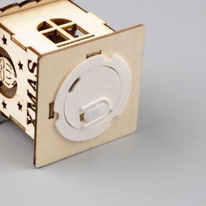 Ёлочная игрушка «Домик с Дедом Морозом», 6х4.5х4.5 см, от батареек, свечение тёплое белое