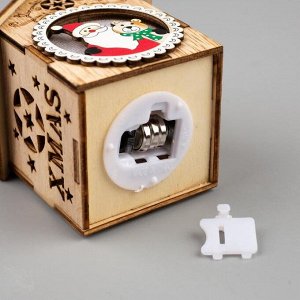 Ёлочная игрушка «Домик с Дедом Морозом и медведем», 8х7х5.5 см, от батареек, свечение тёплое белое
