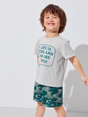 SHEIN Футболка с текстовым принтом и шорты с камуфляжным принтом для мальчиков