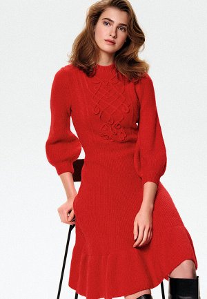 Платье вязаное с сутажной вышивкой, красный
